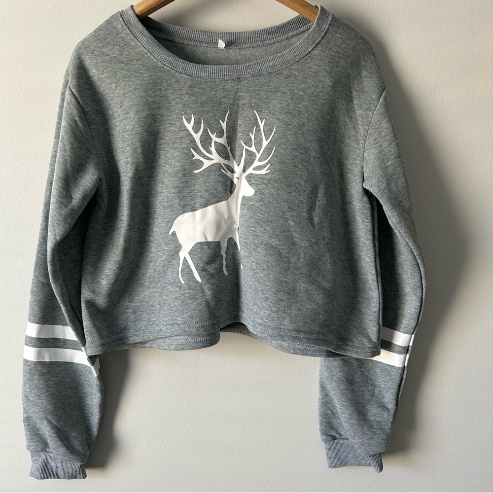 Cropped moose sweatshirt L